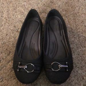 Gently used dress shoes size 7 wide